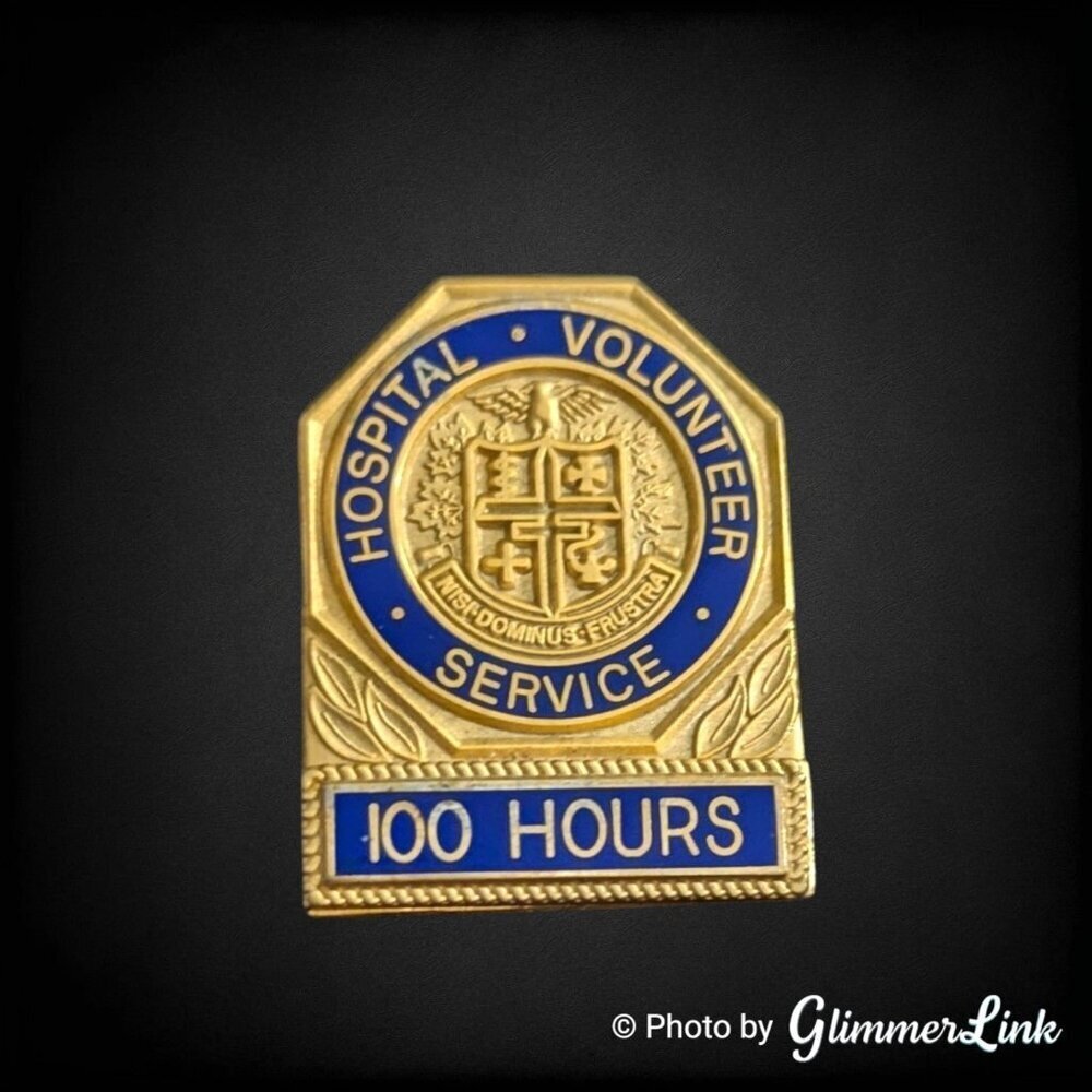 Vintage Hospital Volunteer Service Pin Blue Enamel Gold Tone 100 Hours Award